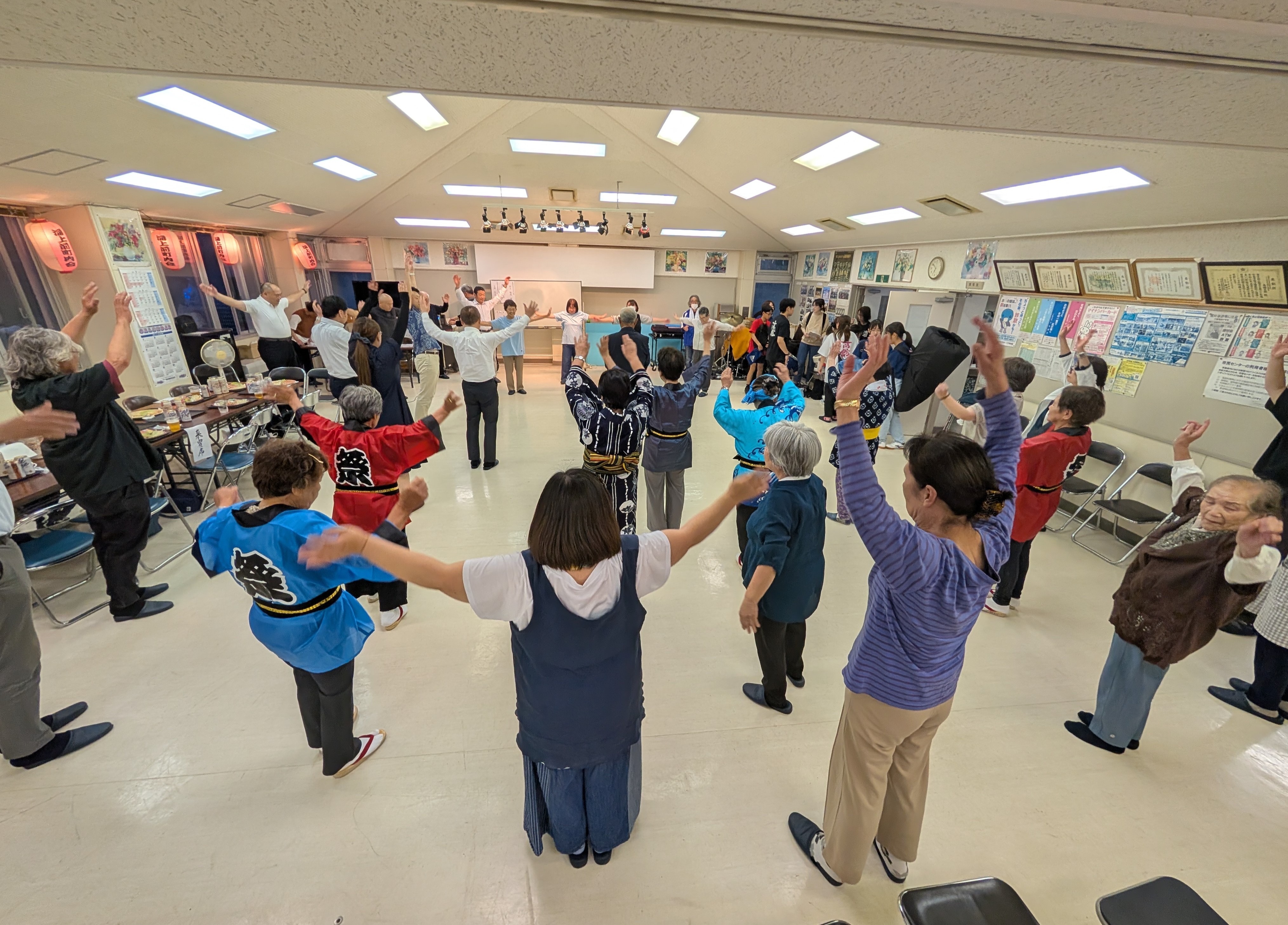 子どもたちが日頃の練習の成果を見せる高館駒踊り
